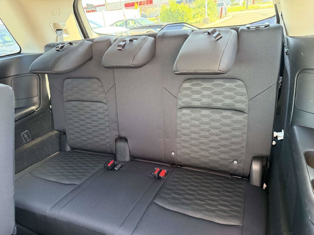 Used 2024 Nissan Pathfinder SV AWD/4WD image 11