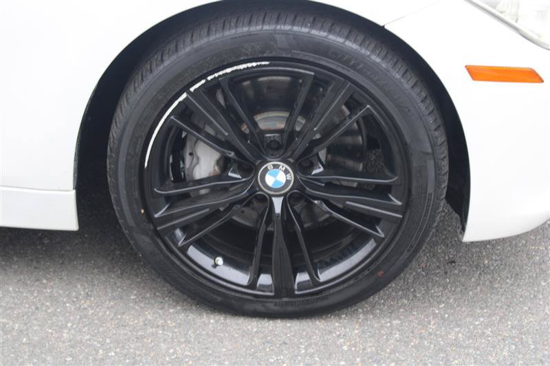 Used 2015 BMW 335i xDrive Sedan AWD/4WD image 9