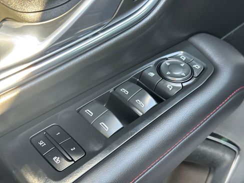 Used 2023 Chevrolet Suburban RST w/ Luxury Package image 15