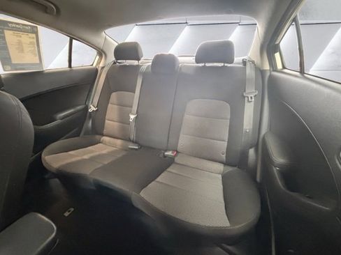 Used 2017 Kia Forte LX image 21