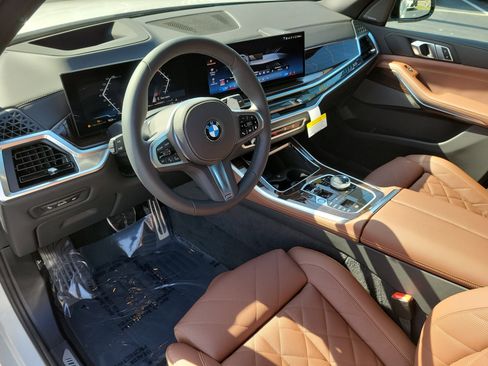 New 2026 BMW X5 xDrive40i w/ Executive Package image 18