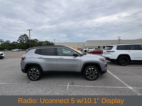Used 2022 Jeep Compass Limited AWD/4WD image 5