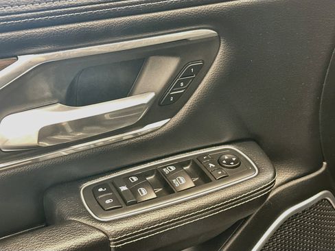 Used 2020 RAM 1500 Laramie AWD/4WD image 15
