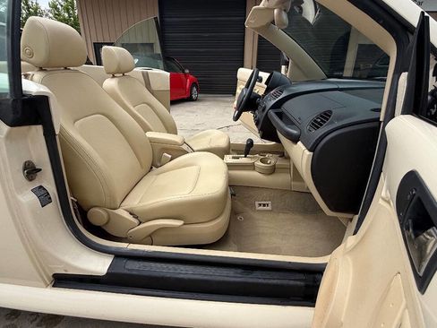 Used 2004 Volkswagen Beetle GLS FWD image 61