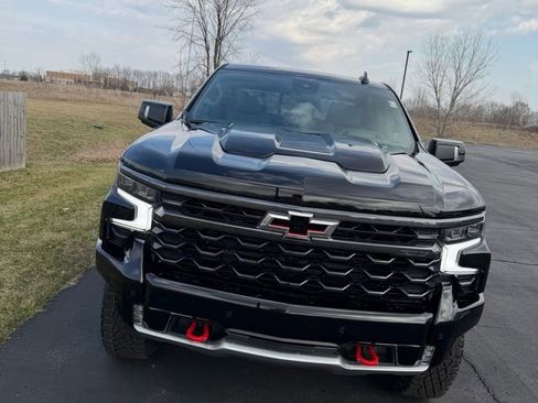 New 2026 Chevrolet Silverado 1500 ZR2 w/ LPO, Dark Essentials Package AWD/4WD image 7