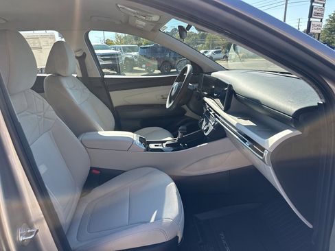 New 2026 Hyundai Tucson SE image 12