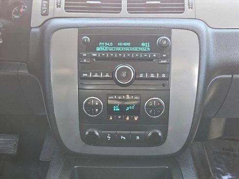 Used 2011 Chevrolet Avalanche LT w/ Suspension Package, Off-Road RWD image 17