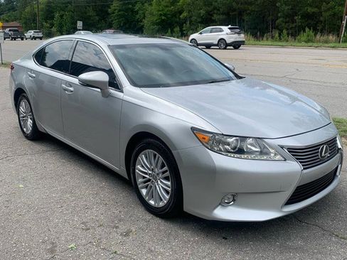 Used 2014 Lexus ES 350 w/ Luxury Package FWD image 3