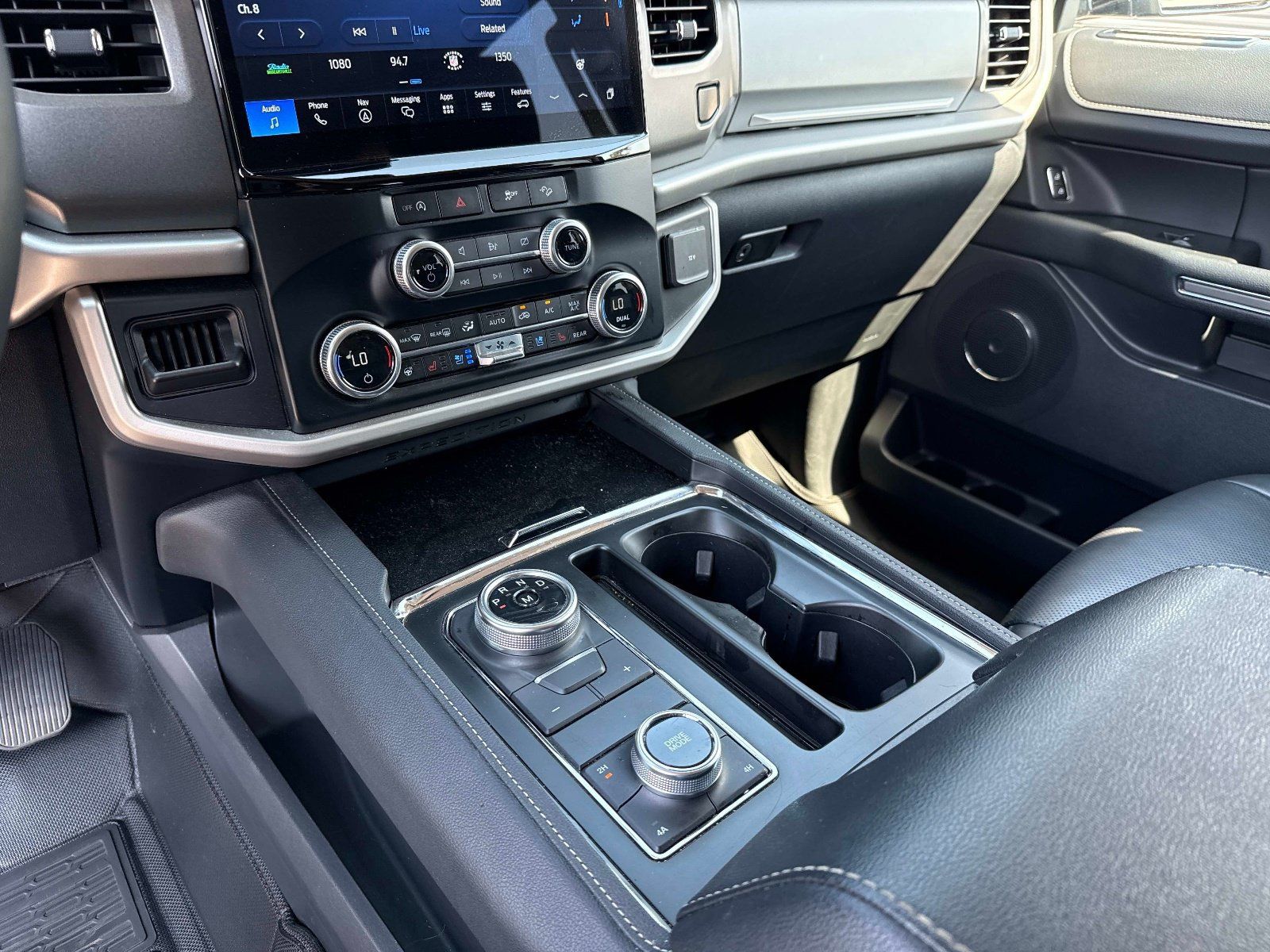 Used 2024 Ford Expedition Max XLT AWD/4WD image 27