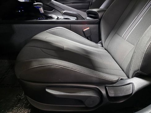 Certified 2025 Hyundai Elantra Sport FWD image 23