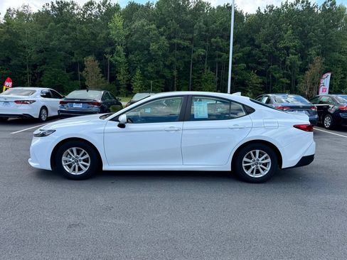 Used 2025 Toyota Camry LE FWD image 3