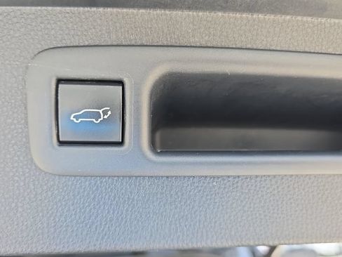 Used 2023 Toyota Highlander Platinum FWD image 15