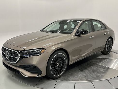 New 2026 Mercedes-Benz E 350 4MATIC Sedan image 3