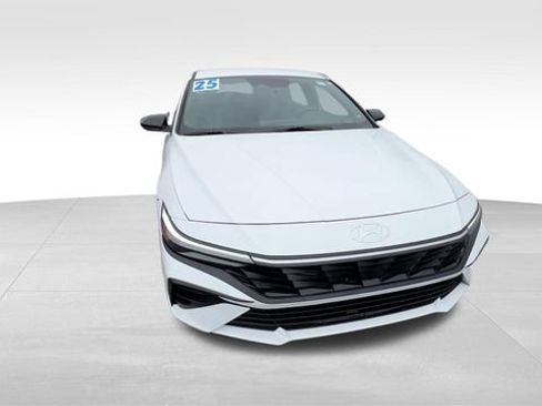 Used 2025 Hyundai Elantra Sport FWD image 9