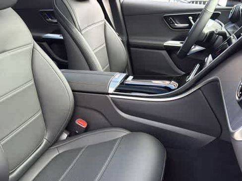 Used 2026 Mercedes-Benz GLC 300 4MATIC image 36
