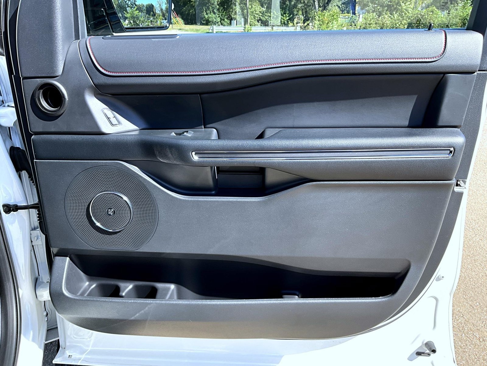 Used 2023 Ford Expedition Limited AWD/4WD image 19