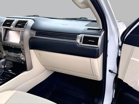 Used 2020 Lexus GX 460 Premium w/ Premium Package AWD/4WD image 19