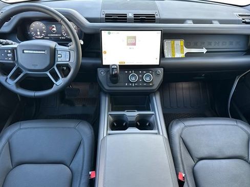 New 2026 Land Rover Defender 110 X-Dynamic SE image 12