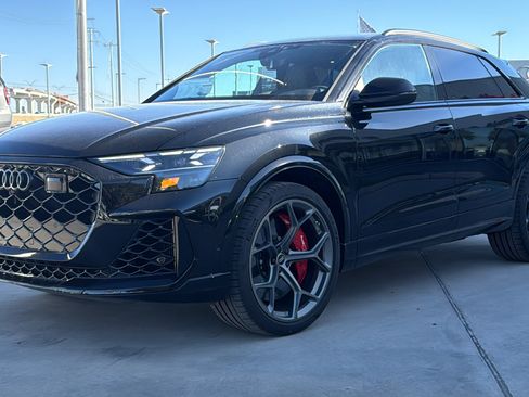 New 2026 Audi RS Q8 performance image 3