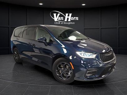 Used 2022 Chrysler Pacifica Touring-L w/ S Appearance Package