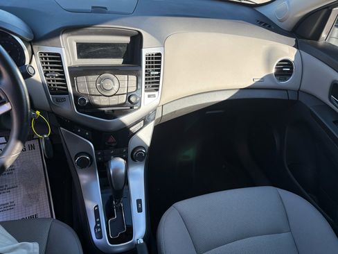 Used 2014 Chevrolet Cruze LT image 30