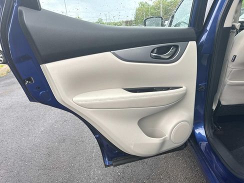 Used 2020 Nissan Rogue Sport SL FWD image 17