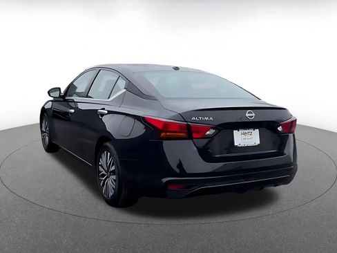 Used 2025 Nissan Altima 2.5 SV image 11
