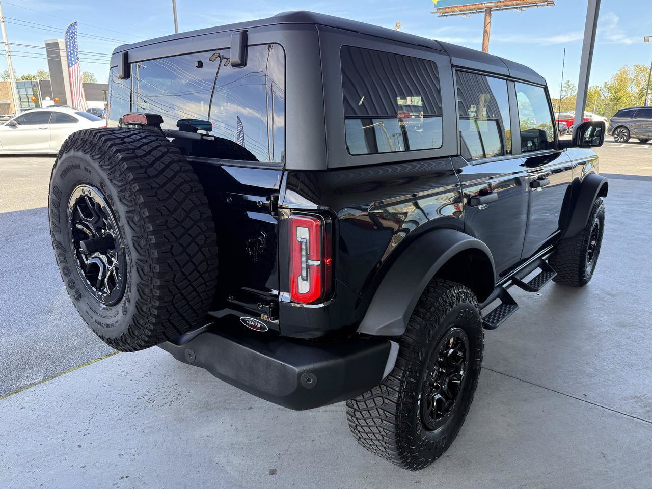 Used 2023 Ford Bronco Wildtrak AWD/4WD image 6