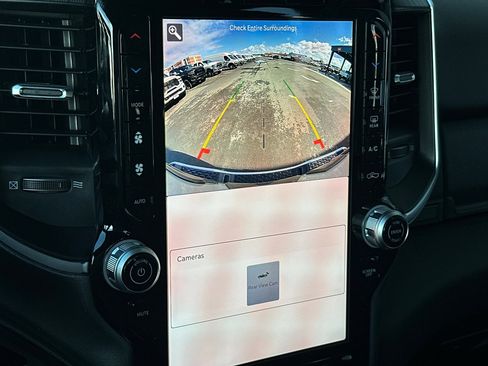New 2026 RAM 1500 4x4 Crew Cab image 18