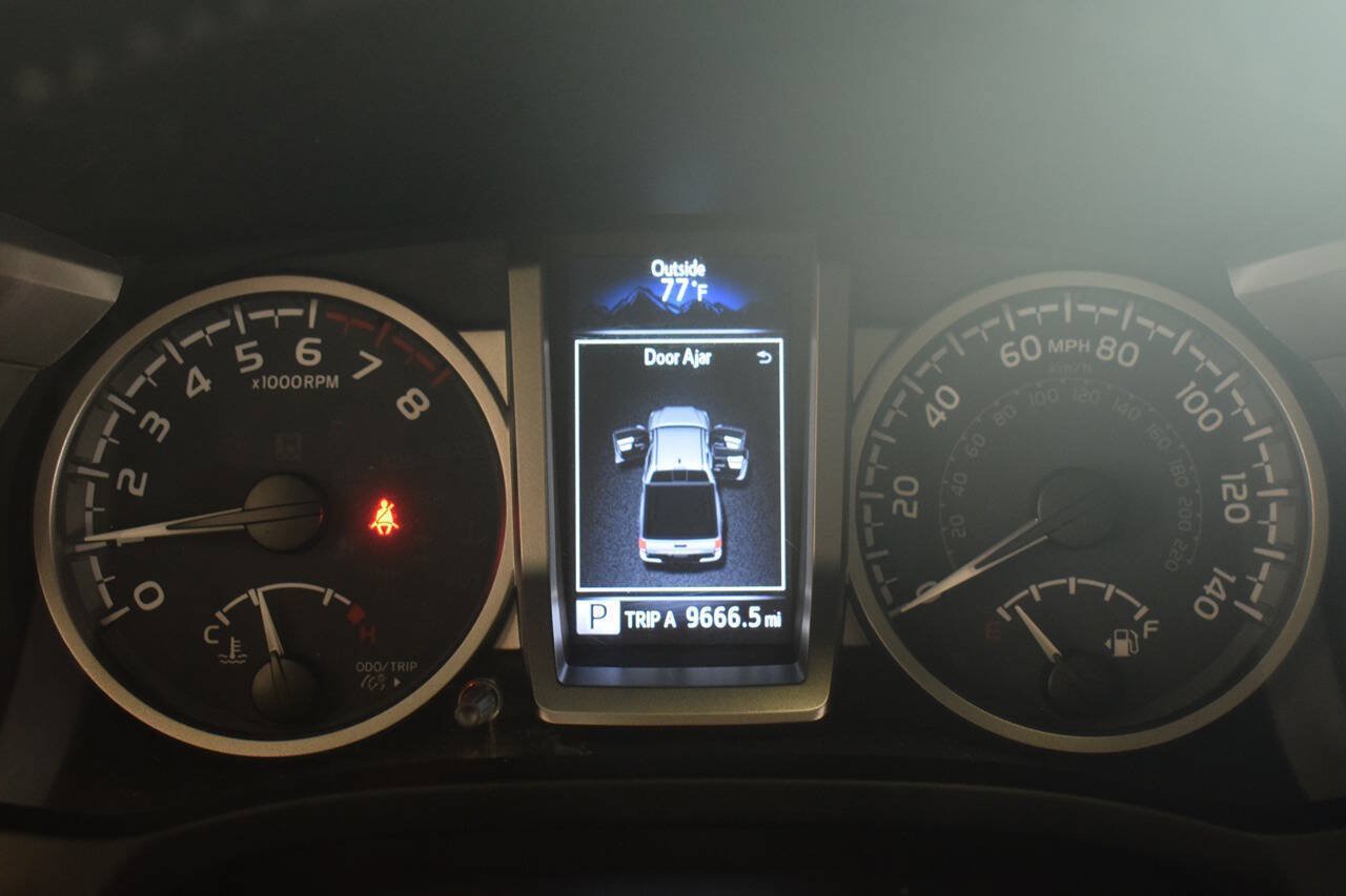 Used 2021 Toyota Tacoma SR5 w/ Technology Package AWD/4WD image 28