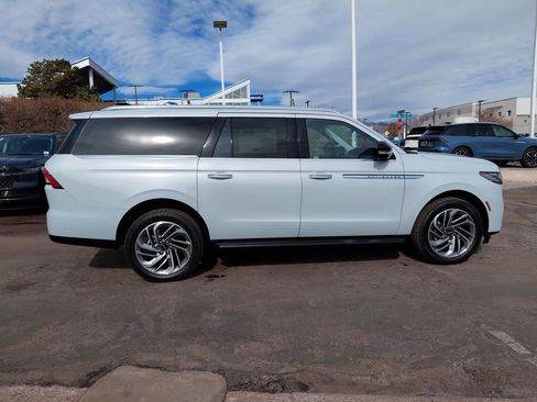 New 2026 Lincoln Navigator L Premier image 10