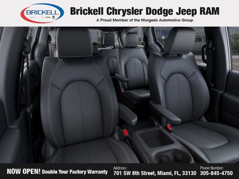 New 2026 Chrysler Pacifica Select FWD image 16