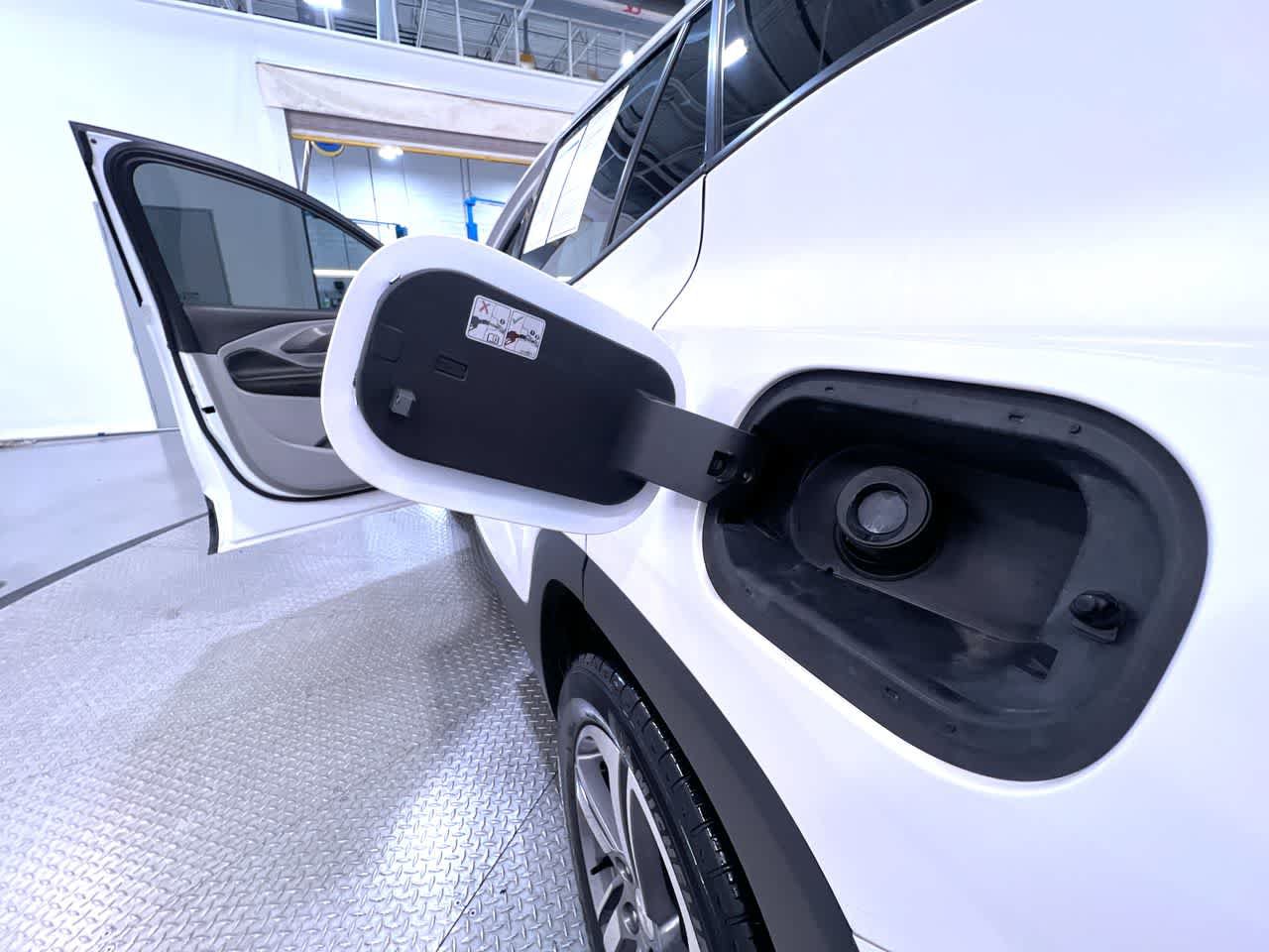 Used 2021 GMC Terrain SLT w/ LPO, Floor Liner Package FWD image 42