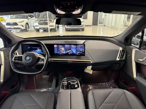 Used 2022 BMW iX xDrive50 w/ Premium Package AWD/4WD image 12