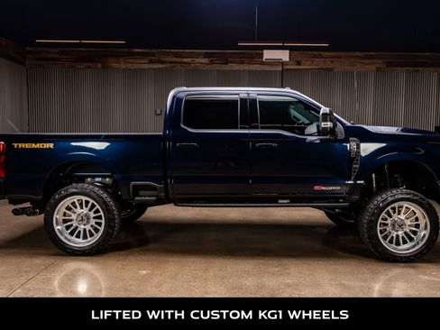 Used 2023 Ford F250 Lariat image 10