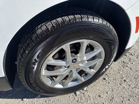 Used 2024 Chevrolet Equinox LT image 27