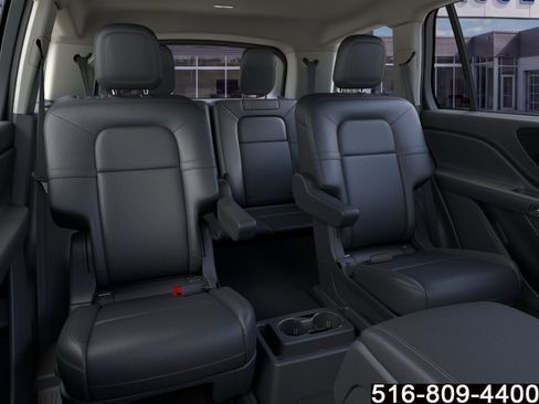 Used 2026 Lincoln Aviator AWD image 12