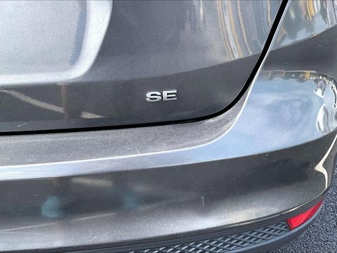 Used 2015 Ford Focus SE w/ Equipment Group 201A FWD image 7
