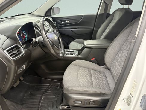 Used 2022 Chevrolet Equinox LT w/ Driver Convenience Package AWD/4WD image 12