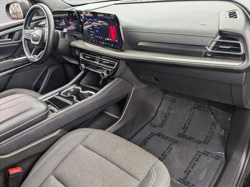 Used 2024 Chevrolet Traverse LT image 23