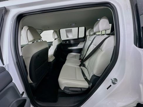 Used 2026 Hyundai Santa Fe SEL FWD image 25