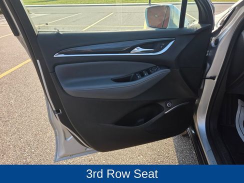 Used 2020 Buick Enclave Essence AWD/4WD image 16