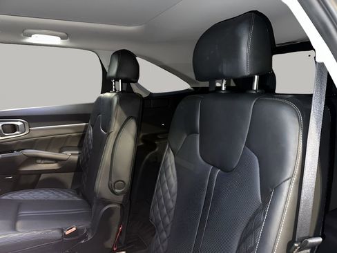 Used 2021 Kia Sorento SX image 19