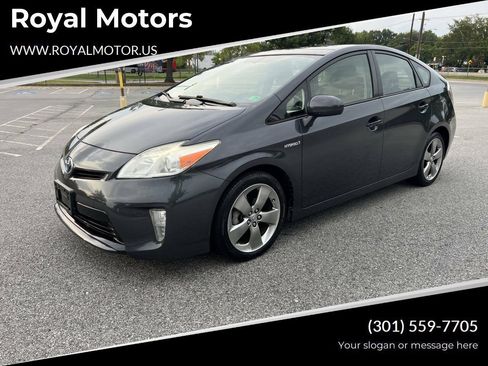 Used 2013 Toyota Prius Four w/ Deluxe Solar Roof Pkg FWD image 1