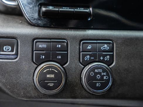 Used 2024 Chevrolet Silverado 1500 High Country w/ Technology Package AWD/4WD image 41