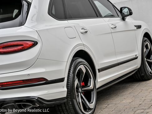 Used 2023 Bentley Bentayga image 8