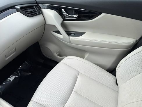 Certified 2021 Nissan Rogue Sport SL w/ Premium Package FWD image 32