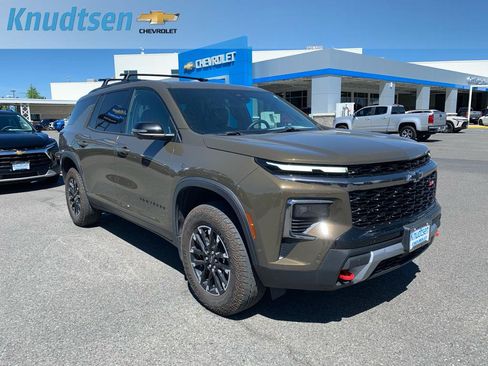Used 2024 Chevrolet Traverse Z71 w/ Enhanced Driving Package AWD/4WD image 1