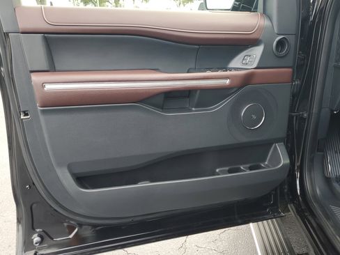 Used 2024 Ford Expedition Limited image 20