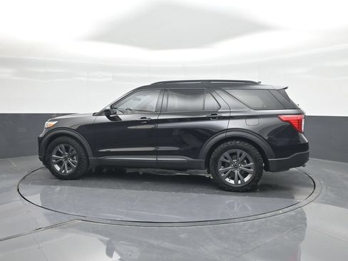 Used 2023 Ford Explorer XLT w/ Equipment Group 202A RWD image 28